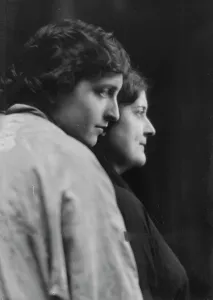 Namara-Toye, Mme. and mother, portrait photograph, 1914 Dec. Creator: Arnold Genthe