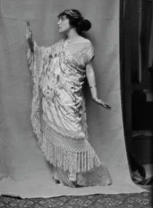 Musical Prints: Namara-Toye, Mme. portrait photograph, 1912. Creator: Arnold Genthe