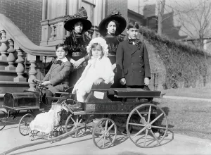 Push Chair Prints: Naon Children, 1912. Creator: Harris & Ewing. Naon Children, 1912. Creator: Harris & Ewing