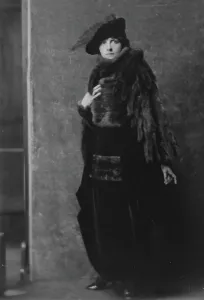 Nash, Mary, Miss, portrait photograph, 1917 Sept. 10. Creator: Arnold Genthe