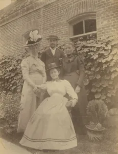 Nathalie F Lindholm, Frederick Pray, Sarah Smith (in mourning dress), and Eleanor Pray... 1899. Creator: Unknown