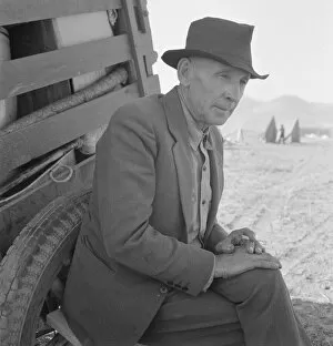 Worried Collection: Former Nebraska farmer, now a migrant farm worker, Klamath County, Oregon, 1939