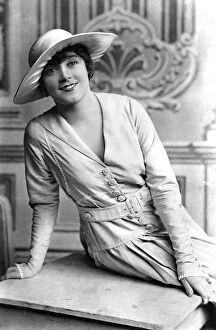 Images Dated 21st August 2007: Nellie Taylor, actress, 1900s.Artist: Daily Mirror Studios