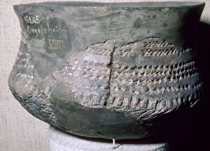Neolithic pot from Alsace
