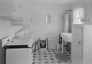 Oven Prints: New Brunswick Housing Authority, 1940. Creator: Gottscho-Schleisner, Inc