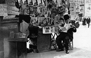 Flammarion Prints: Newspaper stand, Paris, 1931. Artist: Ernest Flammarion