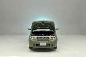 Nissan Cube 2008. Artist: Simon Clay