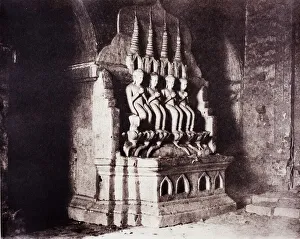Tripe Linnaeus Prints: No. 23. Pugahm Myo [Pagan]. Figures in Damayangyee Pagoda [Dhamma-yan-gyi]