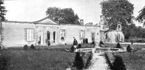 Damage Prints: Nos regions Devastees; Le chateau d'Etrepy (Marne): facade sur le parc