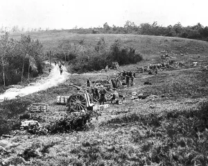 Foot Artillery Prints: Notre Artillerie dans les lignes Allemandes; un groupe francais de 75 en batterie