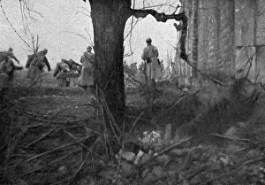 Notre attaque du 16 avril 1917; le depart d'une vague d'assaut, 1917. Creator: Unknown