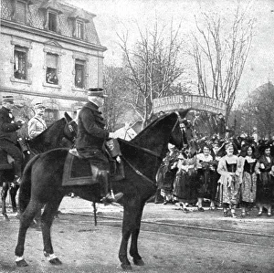 Streets Prints: Notre entrée a Colmar; Le general de Castelnau devant les drapeaux de la 169e division