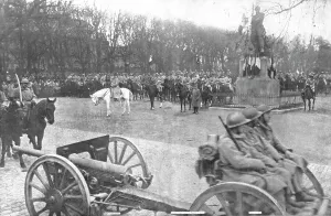 Field Gun Prints: Notre entrée a Metz; Les troupes francaises defilent