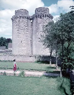 Somerset Prints: Nunney Castle, Somerset, c1955. Creator: Arthur Charles Kirby Ware