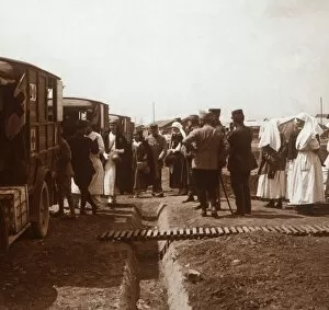 Nurses and Red Cross ambulances, c1914-c1918