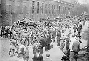 Bystanders Prints: N.Y. troops (war game), between c1910 and c1915. Creator: Bain News Service