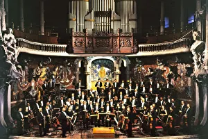 Palau Gallery: The OCB (Orquesta Ciutat de Barcelona i Nacional de Catalunya) on stage at the Palau