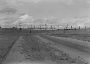 Oil Field Prints: Oil fields, Kern County, California, 1938. Creator: Dorothea Lange