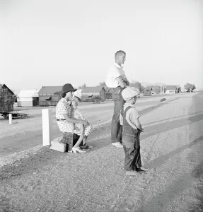 Displacement Prints: Oklahoma farm family on highway between Blythe and Indio - self-resettlement in California