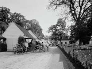 Brick Wall Prints: The Old English coach at Mt. Vernon, between 1900 and 1920. Creator: Unknown