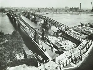 Old Lambeth Bridge with temporary footbridge alongside, London, before 1932 Old Lambeth Bridge with temporary footbridge alongside, London, before 1932