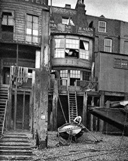 River Thames Gallery: Old pub on the River Thames, London, 1926-1927