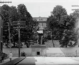 Old Schuler [i.e. Schuyler] Mansion, Albany, N.Y. between 1900 and 1910. Creator: Unknown