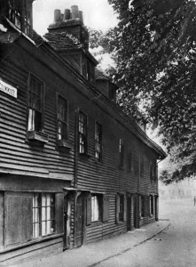 Whiffin Prints: An old wooden house in Collingwood Street, London, 1926-1927. Artist: Whiffin