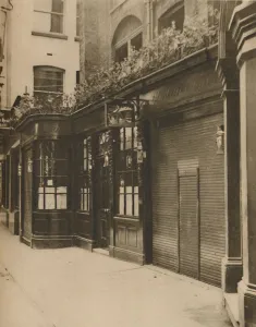 Butler Prints: Olde Dr. Butlers Head, Established in Masons Avenue in 1616, c1935. Creator: Unknown