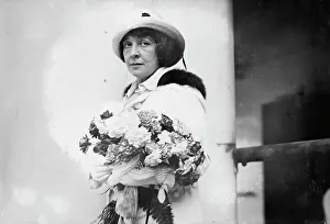 Producer Prints: Olga Nethersole, 1914. Creator: Bain News Service