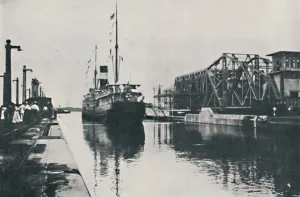 H Clive Prints: Opening of the Panama Canal, 1916. Artist: Underwood & Underwood