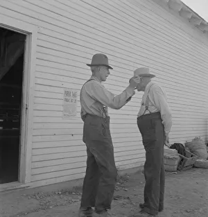Oregon farmers, old settlers, at farmers public sale, Saturday, Nyssa, Malheur County, Oregon, 1939 Creator: Dorothea Lange