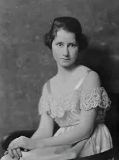 Trimming Prints: Orne, Isabel, Miss, portrait photograph, 1916. Creator: Arnold Genthe