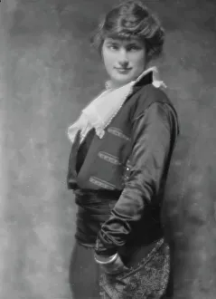 O'Sullivan, Miss, portrait photograph, 1914 Mar. 3. Creator: Arnold Genthe