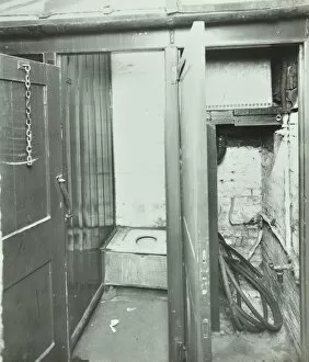 Cistern Gallery: Outside toilet, Belleville Road School, London, 1936
