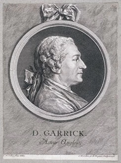 Charles Nicolas Collection: Oval portrait of the actor David Garrick wearing a short wig, with surround, c1780