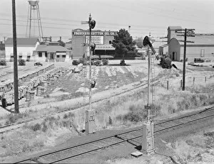 Signals Gallery: From the overpass approaching Fresno, between Tulare and Fresno, California, 1939