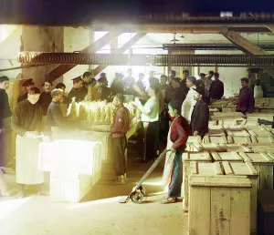 Packing Prints: Packaging department, Borzhom, between 1905 and 1915