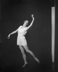 Gesture Prints: Page, Ruth, 1923 May 29. Creator: Arnold Genthe