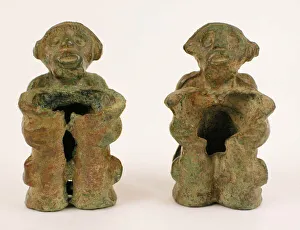 Pair of slide fittings in the form of monkeys, Late Shang dynasty or early Western Zhou Pair of slide fittings in the form of monkeys, Late Shang dynasty or early Western Zhou