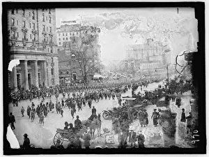Parade, between 1909 and 1914. Creator: Harris & Ewing. Parade, between 1909 and 1914. Creator: Harris & Ewing