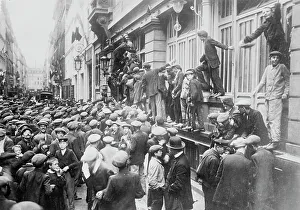 Newspaper Seller Prints: Paris, Newsboys waiting for Extras