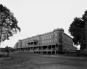 Park Hotel, Mt. Clemens, between 1880 and 1899. Creator: Unknown