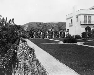 Thiene Paul George Prints: Pasadena, California, Mrs. Herbert Coppell home - view of formal lawn
