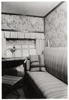 Aviation Prints: Passenger cabin during the day, Zeppelin LZ 127 Graf Zeppelin, 1933