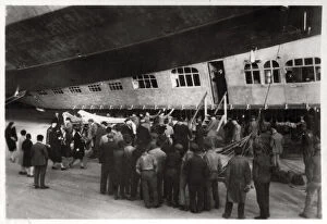 Stairs Collection: Passengers boarding Zeppelin LZ 127 Graf Zeppelin, 1933