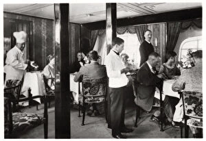 Chef Gallery: Passengers dining room, Zeppelin LZ 127 Graf Zeppelin, 1933