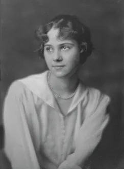 Paul, E. Miss, portrait photograph, 1916 Apr. 3. Creator: Arnold Genthe