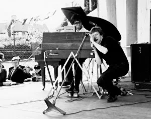 On Stage Gallery: Paul Jones and Manfred Mann, West Wickham, Bromley, London, 1964. Creator: Brian Foskett
