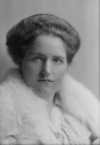 White Fur Prints: Pauli-Von Schmidt, Elizabeth, Miss